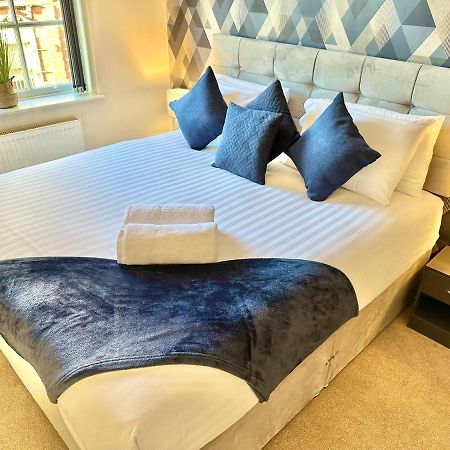 A Stylish Retreat - Super King Bed - Heart Of Town Centre - 5 Mins Stroll To Beach Bournemouth Esterno foto