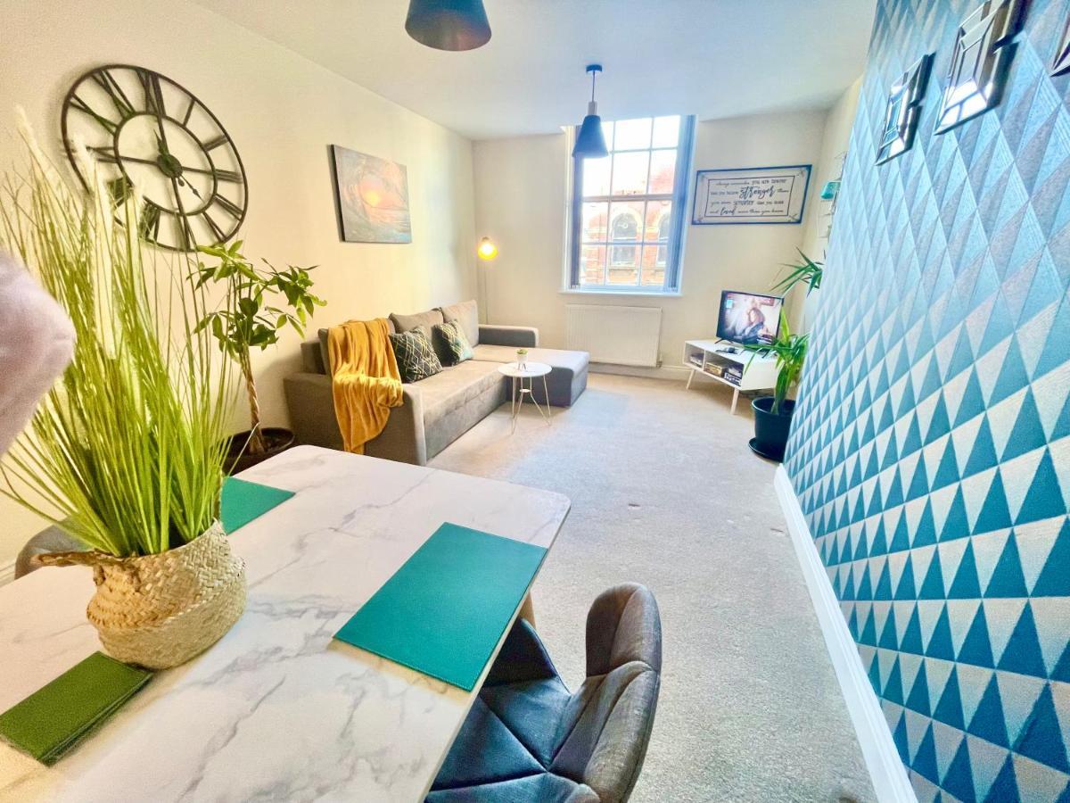 A Stylish Retreat - Super King Bed - Heart Of Town Centre - 5 Mins Stroll To Beach Bournemouth Esterno foto