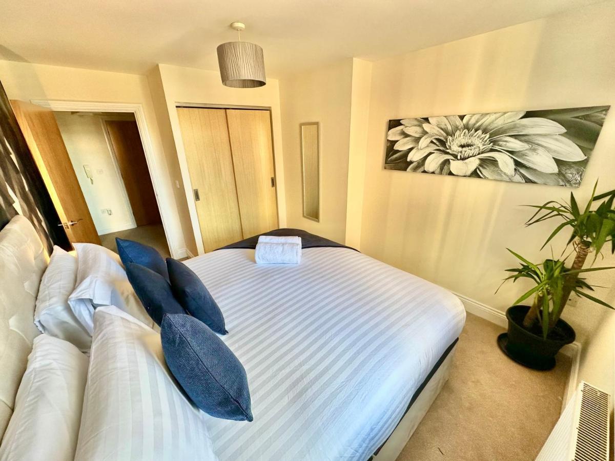 A Stylish Retreat - Super King Bed - Heart Of Town Centre - 5 Mins Stroll To Beach Bournemouth Esterno foto