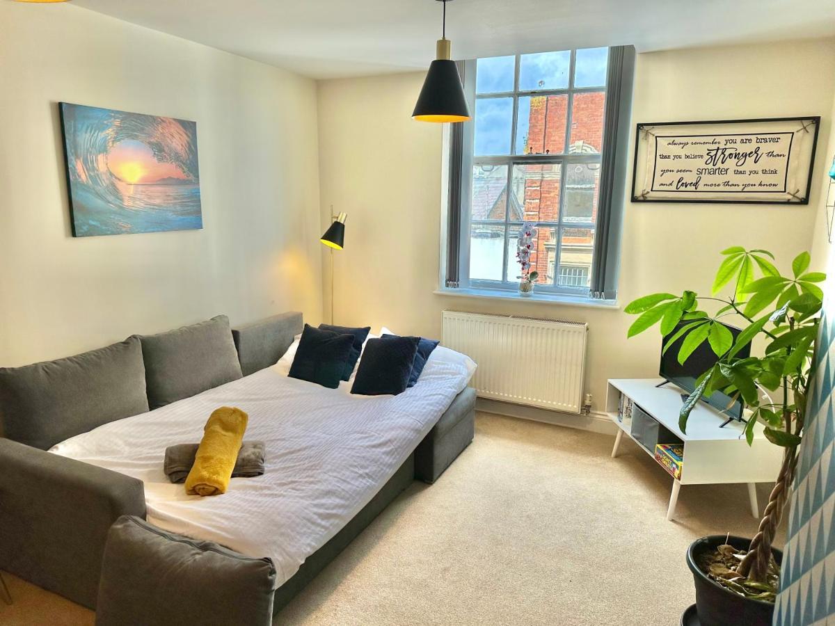 A Stylish Retreat - Super King Bed - Heart Of Town Centre - 5 Mins Stroll To Beach Bournemouth Esterno foto